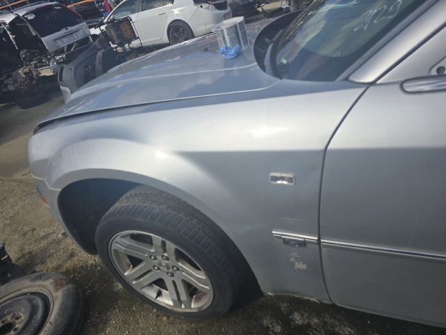 bontott CHRYSLER 300 Bal első Sárvédő