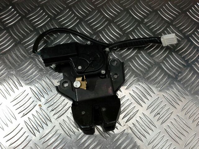 bontott CHRYSLER 300 Csomagtérajtó Zárszerkezet