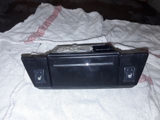 bontott CHRYSLER 300 Első Hamutartó