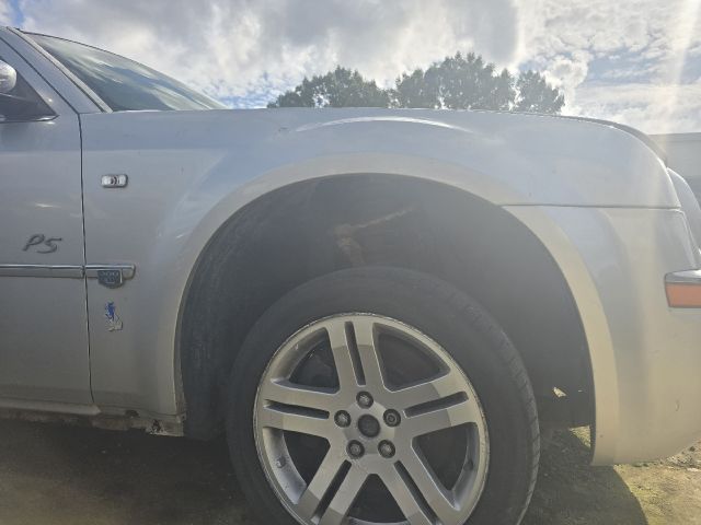 bontott CHRYSLER 300 Jobb első Sárvédő