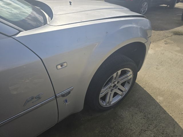 bontott CHRYSLER 300 Jobb első Sárvédő