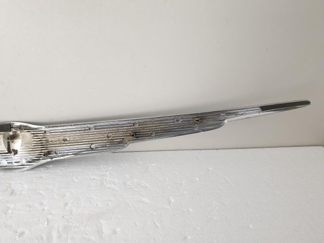 bontott CHRYSLER CROSSFIRE Első Embléma