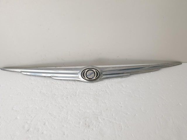 bontott CHRYSLER CROSSFIRE Első Embléma