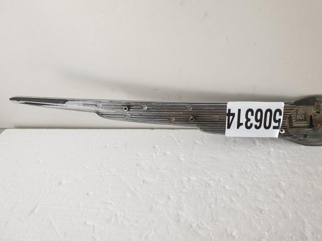 bontott CHRYSLER CROSSFIRE Első Embléma