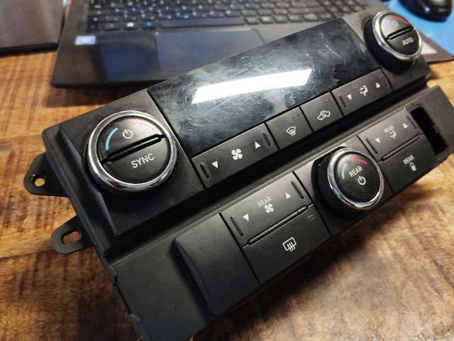 bontott CHRYSLER GRAND Fűtéskapcsoló (digit klímás)