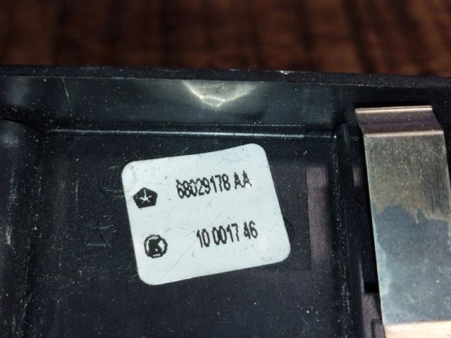 bontott CHRYSLER GRAND Jobb első Ablakemelő Kapcsoló