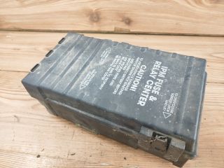 bontott CHRYSLER GRAND VOYAGER Biztosítéktábla Motortér