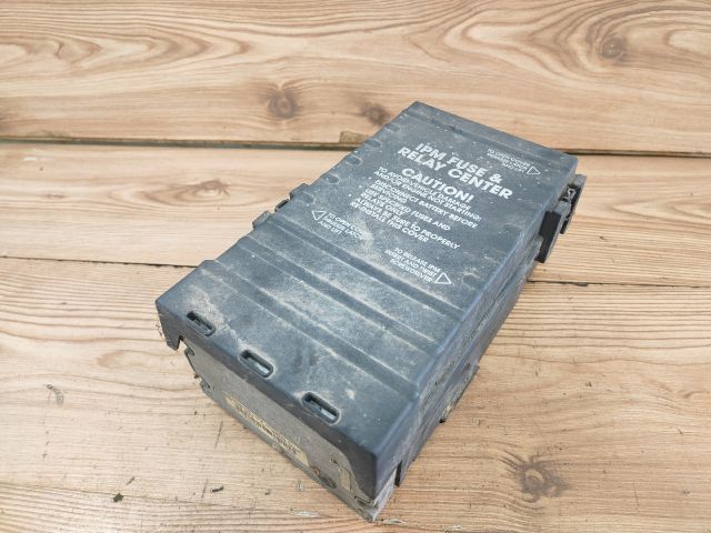 bontott CHRYSLER GRAND VOYAGER Biztosítéktábla Motortér