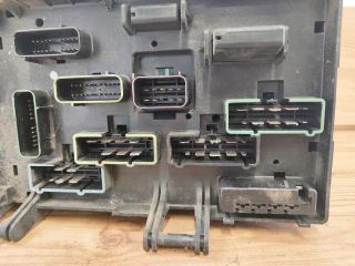 bontott CHRYSLER GRAND VOYAGER Biztosítéktábla Motortér