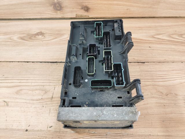 bontott CHRYSLER GRAND VOYAGER Biztosítéktábla Motortér