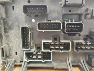 bontott CHRYSLER GRAND VOYAGER Biztosítéktábla Motortér