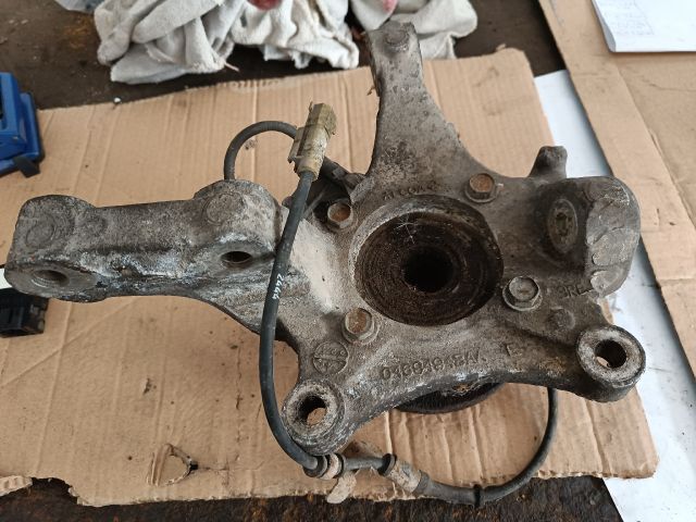 bontott CHRYSLER GRAND VOYAGER Jobb első Csonkállvány Kerékaggyal