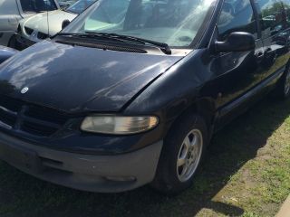 bontott CHRYSLER GRAND VOYAGER Bal első Ajtó Díszléc