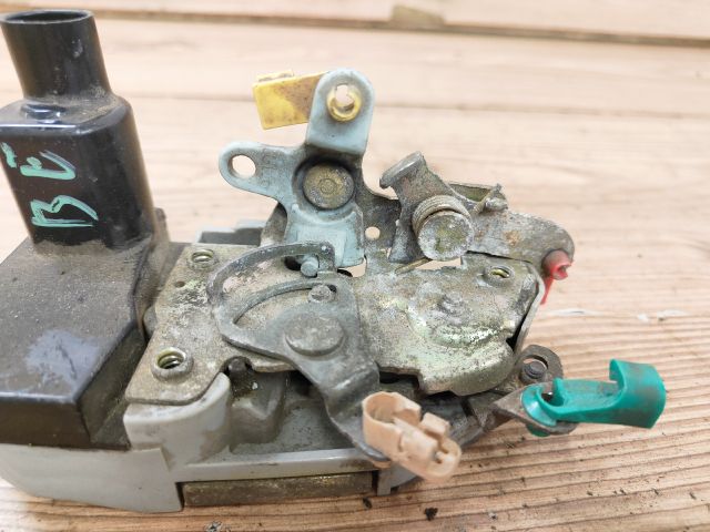 bontott CHRYSLER GRAND VOYAGER Bal első Ajtózár