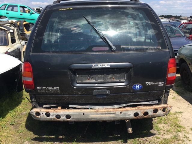 bontott CHRYSLER GRAND VOYAGER Bal hátsó Első Dobbetét (Kerékjárati, Műanyag)