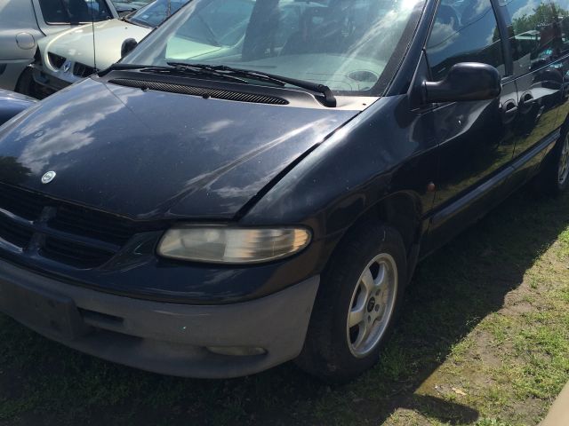 bontott CHRYSLER GRAND VOYAGER Bal Küszöb