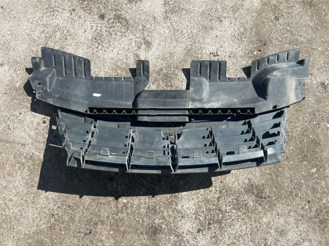 bontott CHRYSLER GRAND VOYAGER Hűtőrács