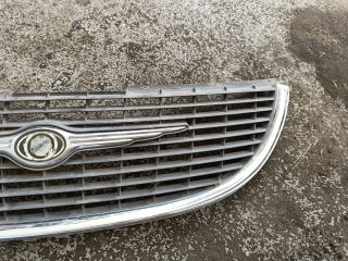 bontott CHRYSLER GRAND VOYAGER Hűtőrács