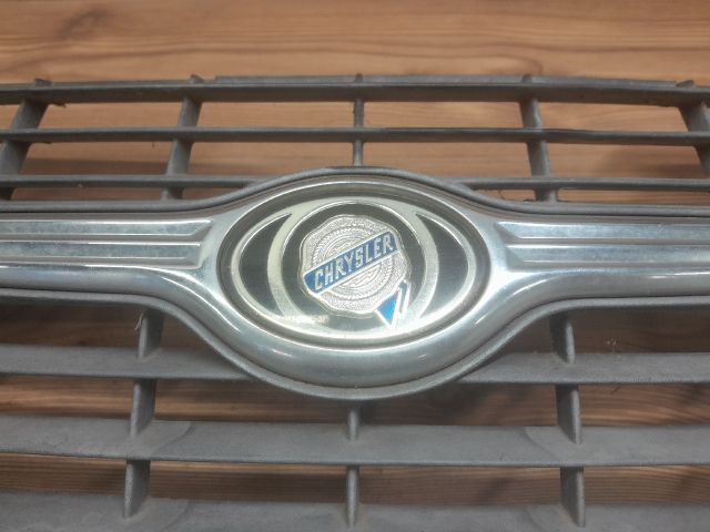 bontott CHRYSLER GRAND VOYAGER Hűtőrács