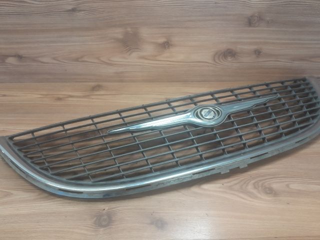 bontott CHRYSLER GRAND VOYAGER Hűtőrács