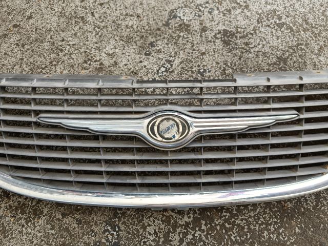 bontott CHRYSLER GRAND VOYAGER Hűtőrács