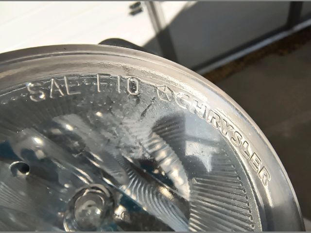 bontott CHRYSLER GRAND VOYAGER Jobb Ködfényszóró