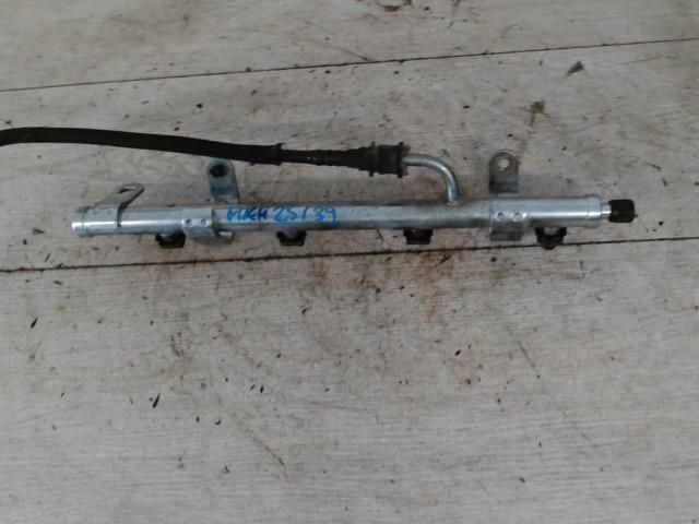 bontott CHRYSLER PT CRUISER Porlasztó Sor / Híd