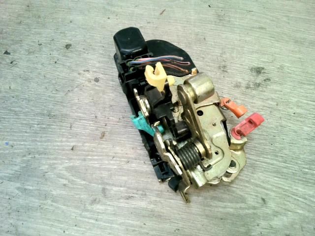 bontott CHRYSLER PT CRUISER Bal első Ajtózár