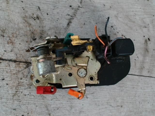 bontott CHRYSLER PT CRUISER Bal első Ajtózár