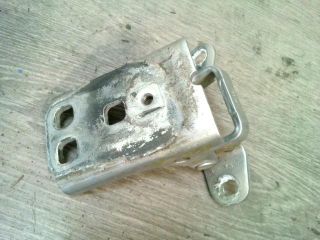 bontott CHRYSLER PT CRUISER Bal első Alsó Zsanér