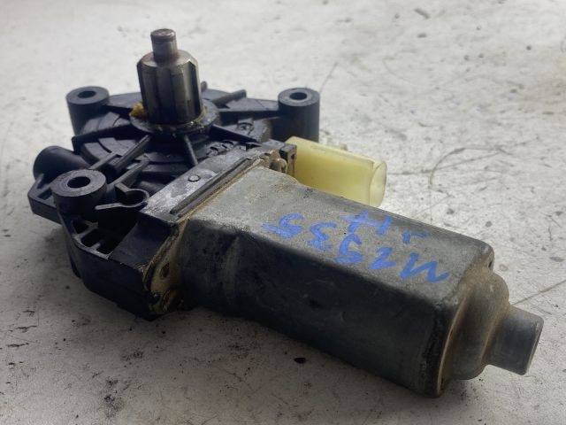 bontott CHRYSLER PT CRUISER Bal hátsó Ablakemelő Motor