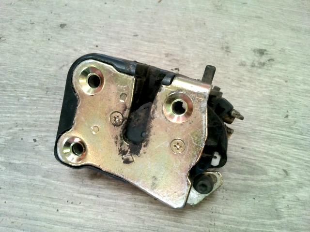 bontott CHRYSLER PT CRUISER Bal hátsó Ajtózár