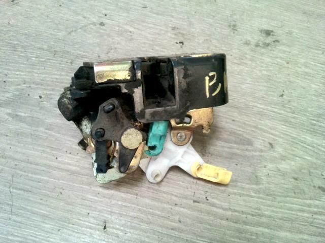 bontott CHRYSLER PT CRUISER Bal hátsó Ajtózár