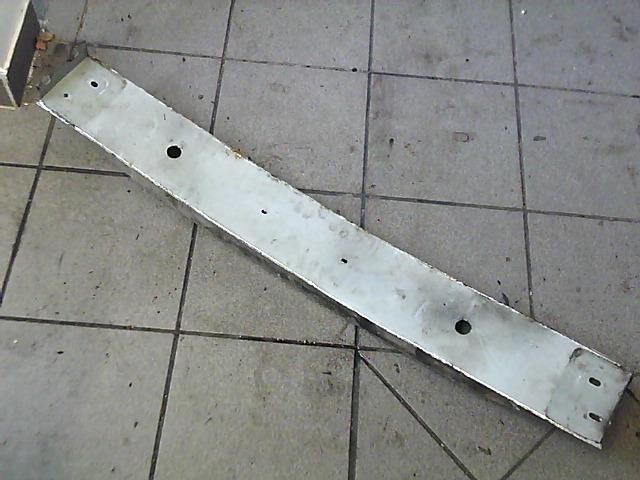 bontott CHRYSLER PT CRUISER Első Lökhárító Merevítő (Fém)