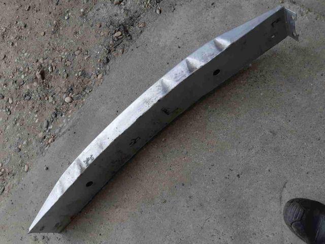 bontott CHRYSLER PT CRUISER Első Lökhárító Merevítő (Fém)