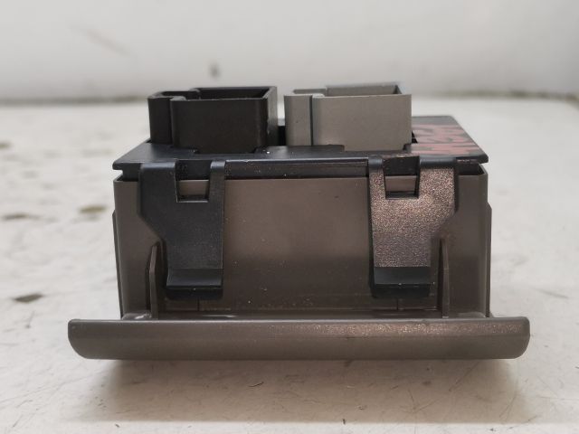 bontott CHRYSLER PT CRUISER Hátsó középső Ablakemelő Kapcsoló