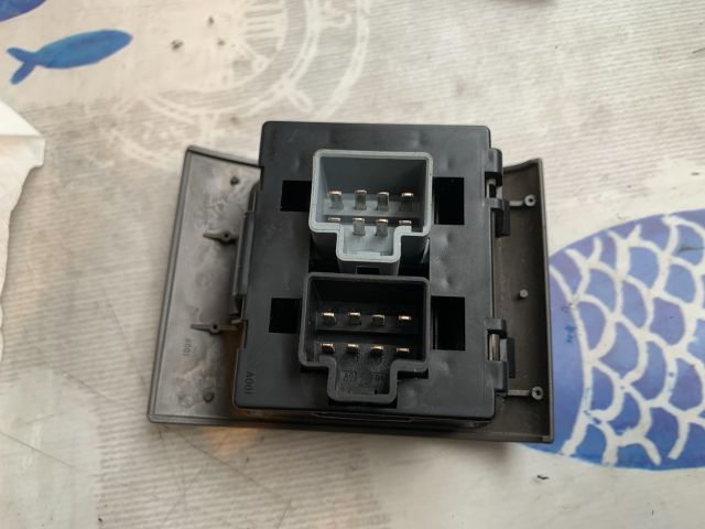 bontott CHRYSLER PT CRUISER Jobb hátsó Ablakemelő Kapcsoló