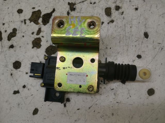 bontott CHRYSLER PT CRUISER Jobb hátsó Központizár Motor