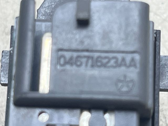 bontott CHRYSLER PT CRUISER Központizár Kapcsoló