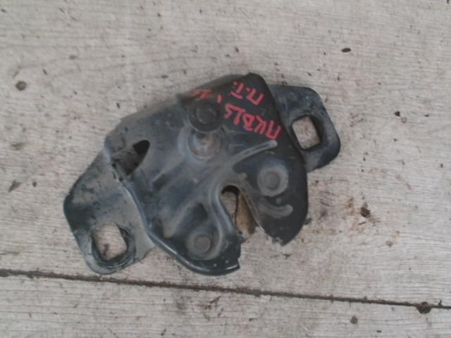 bontott CHRYSLER PT CRUISER Motorháztető Zárszerkezet