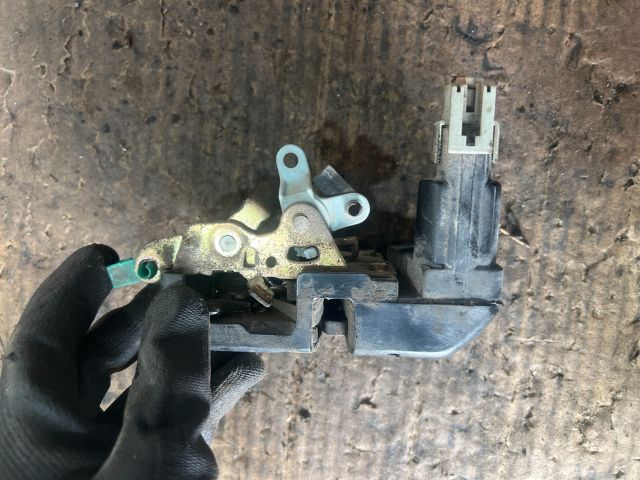 bontott CHRYSLER STRATUS Bal első Ajtózár