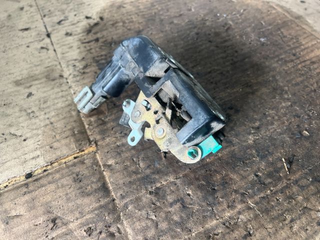 bontott CHRYSLER STRATUS Bal első Ajtózár