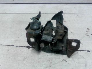 bontott CHRYSLER VOYAGER Bal Motorháztető Zárszerkezet