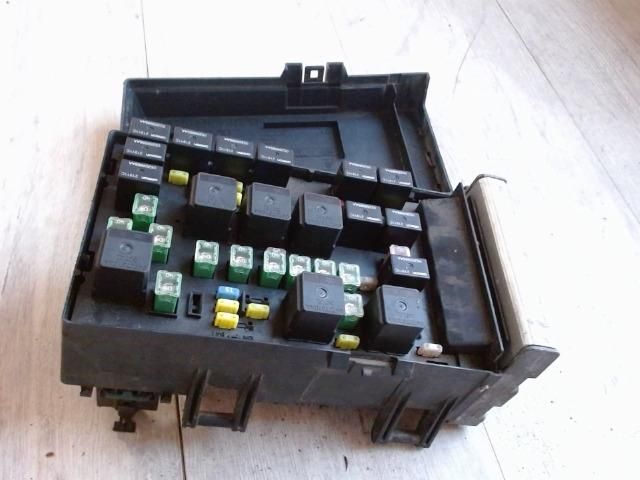 bontott CHRYSLER VOYAGER Biztosítéktábla Utastér