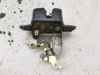 bontott CHRYSLER VOYAGER Csomagtérajtó Zárszerkezet