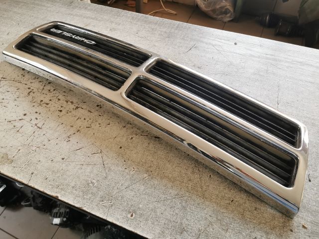 bontott CHRYSLER VOYAGER Hűtőrács