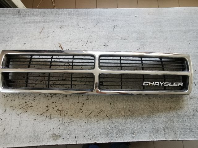 bontott CHRYSLER VOYAGER Hűtőrács