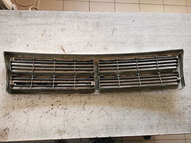 bontott CHRYSLER VOYAGER Hűtőrács