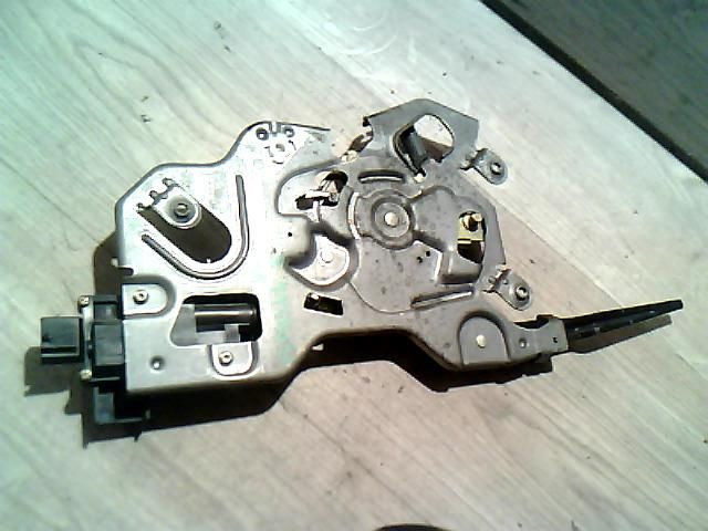 bontott CHRYSLER VOYAGER Jobb Tolóajtó Zárszerkezet