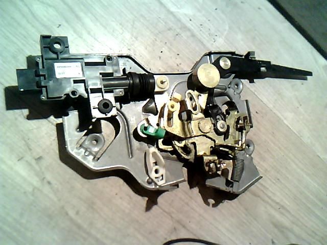 bontott CHRYSLER VOYAGER Jobb Tolóajtó Zárszerkezet